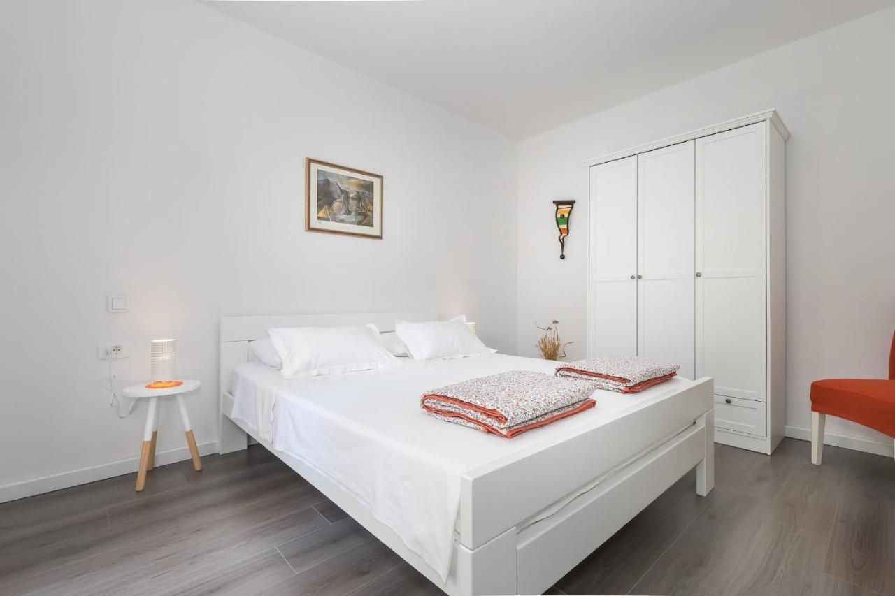 Apartment M&J Supetar Eksteriør bilde