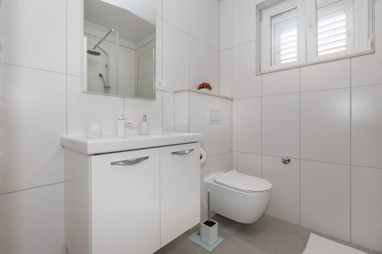 Apartment M&J Supetar Eksteriør bilde