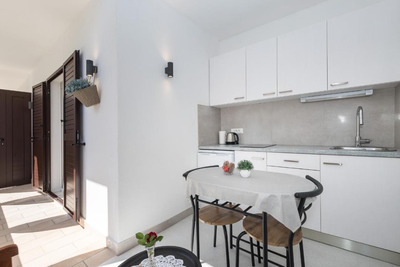 Apartment M&J Supetar Eksteriør bilde