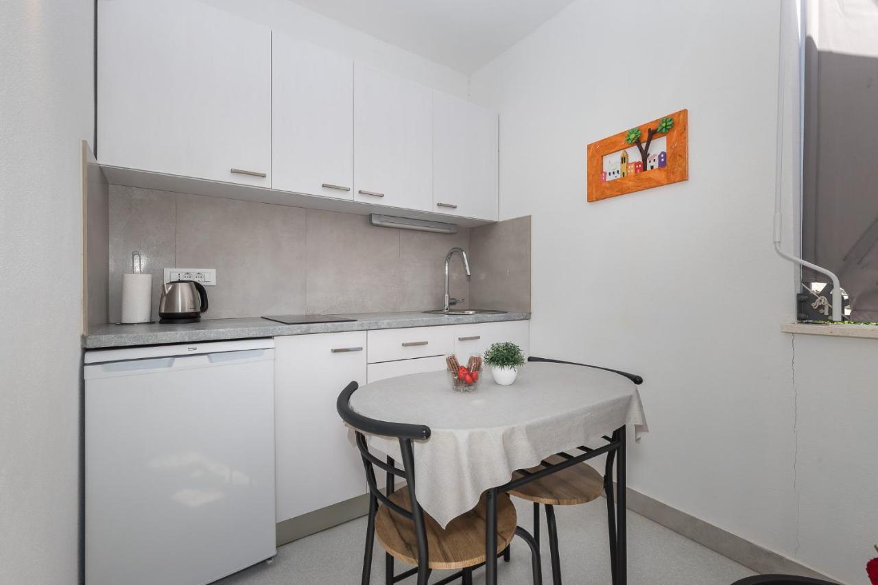 Apartment M&J Supetar Eksteriør bilde