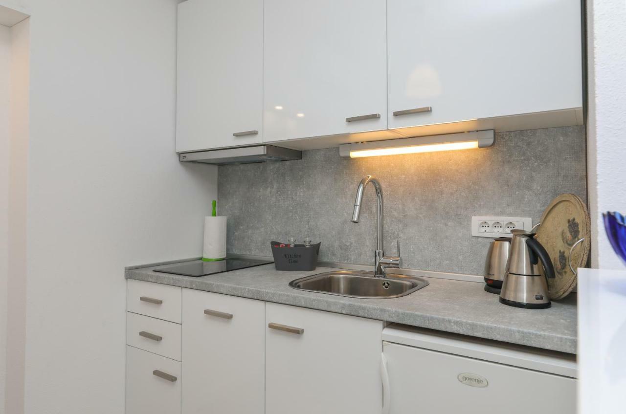 Apartment M&J Supetar Eksteriør bilde