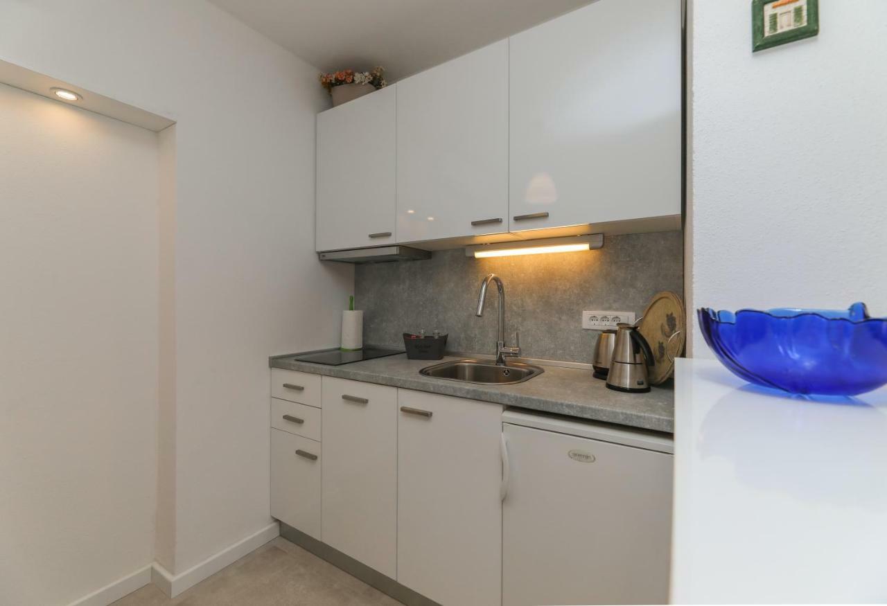 Apartment M&J Supetar Eksteriør bilde